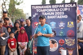 Tutup Turnamen Sepak Bola Cup I, Bupati Bantaeng Harap Jaga Ketertiban dan Keamanan.